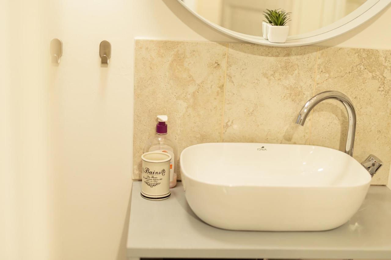 טימישוארה Chic Apartment In Historical City Center מראה חיצוני תמונה
