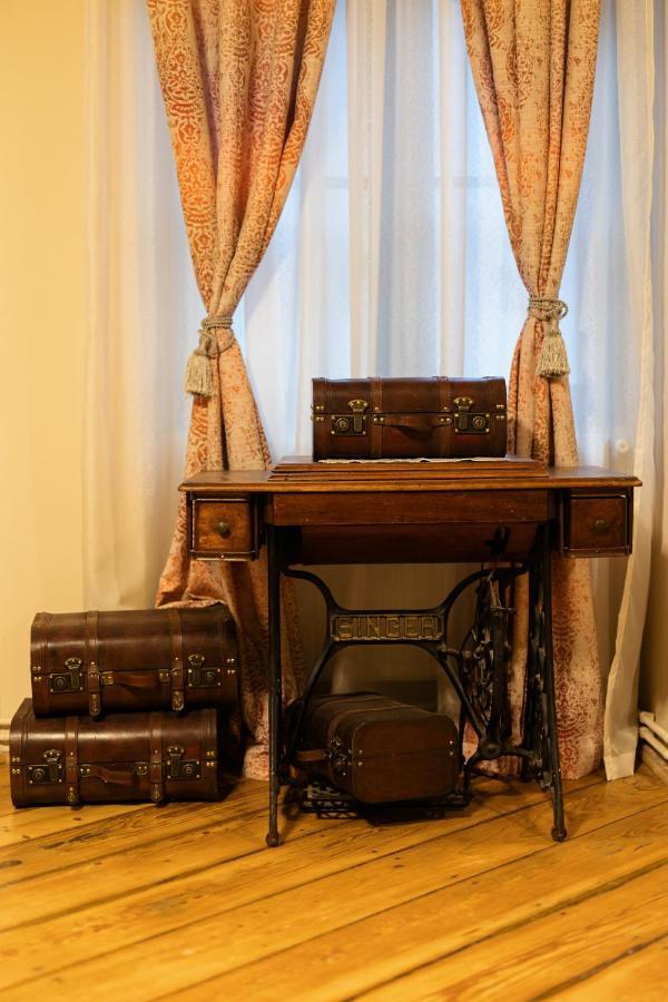 טימישוארה Chic Apartment In Historical City Center מראה חיצוני תמונה