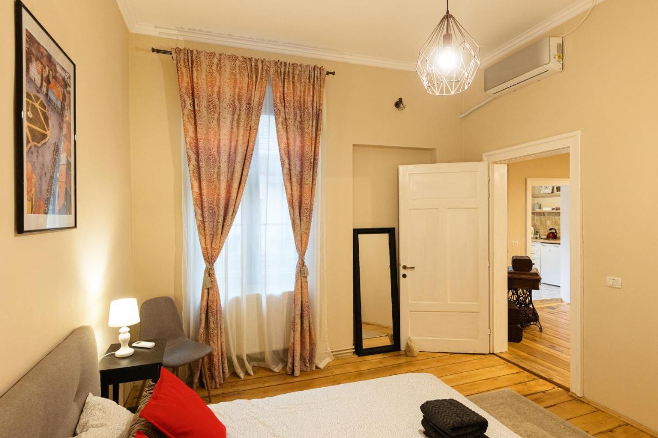 טימישוארה Chic Apartment In Historical City Center מראה חיצוני תמונה